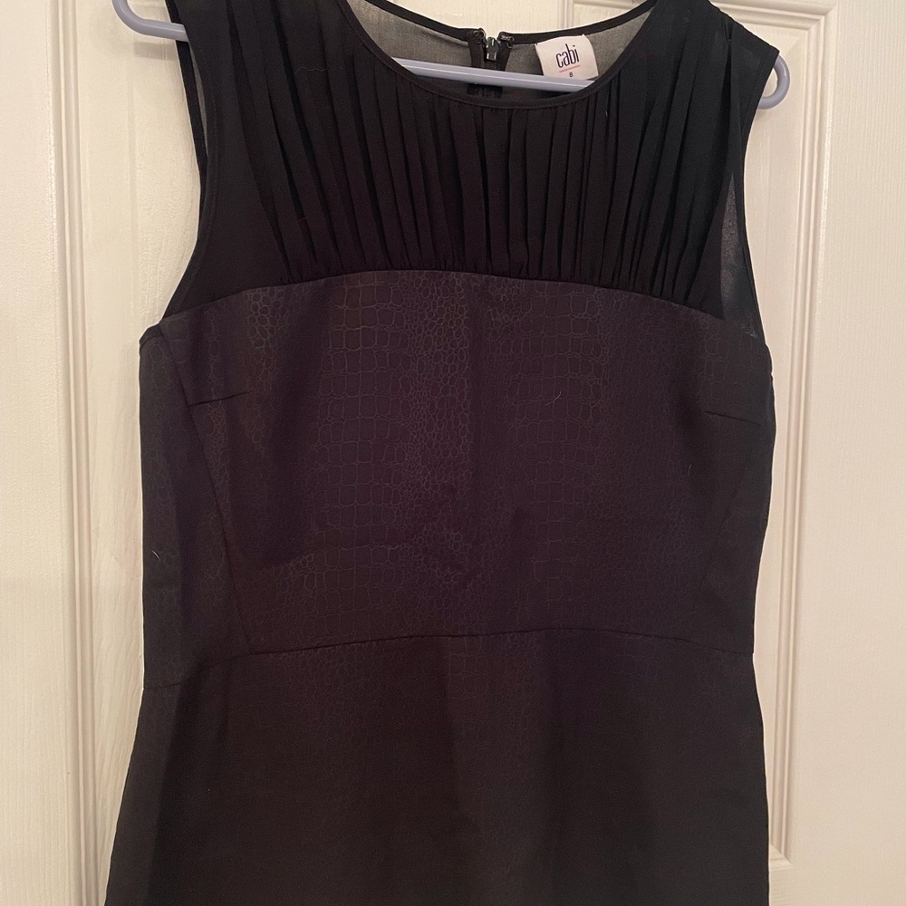 Cabi fitted sleeveless shirt